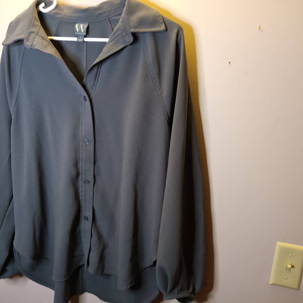 Women's Gray Button-Up Blouse